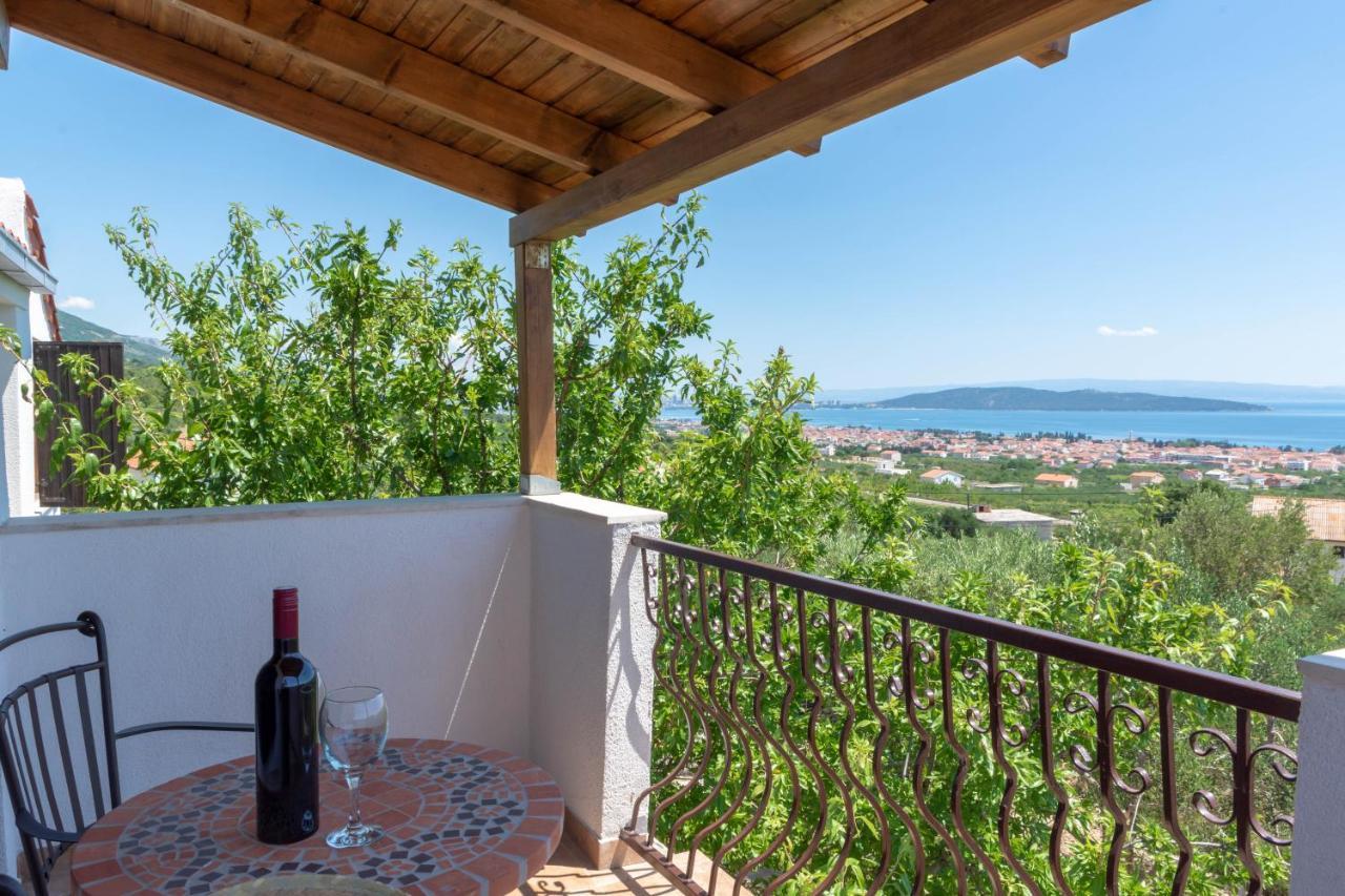 Plum Holiday Home Kaštel Stari Eksteriør bilde
