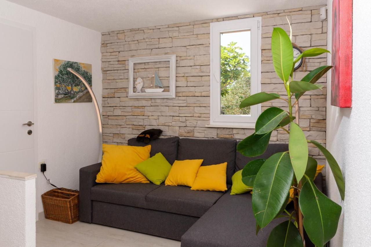 Plum Holiday Home Kaštel Stari Eksteriør bilde