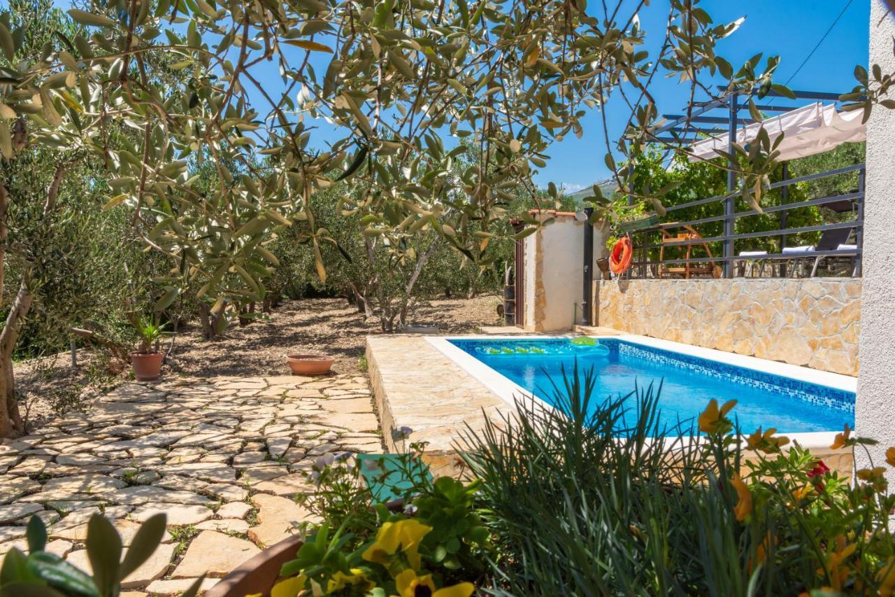 Plum Holiday Home Kaštel Stari Eksteriør bilde