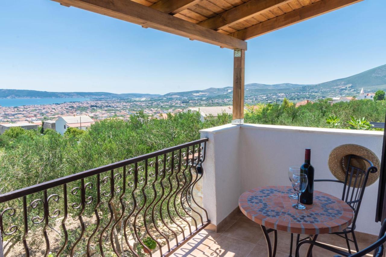 Plum Holiday Home Kaštel Stari Eksteriør bilde
