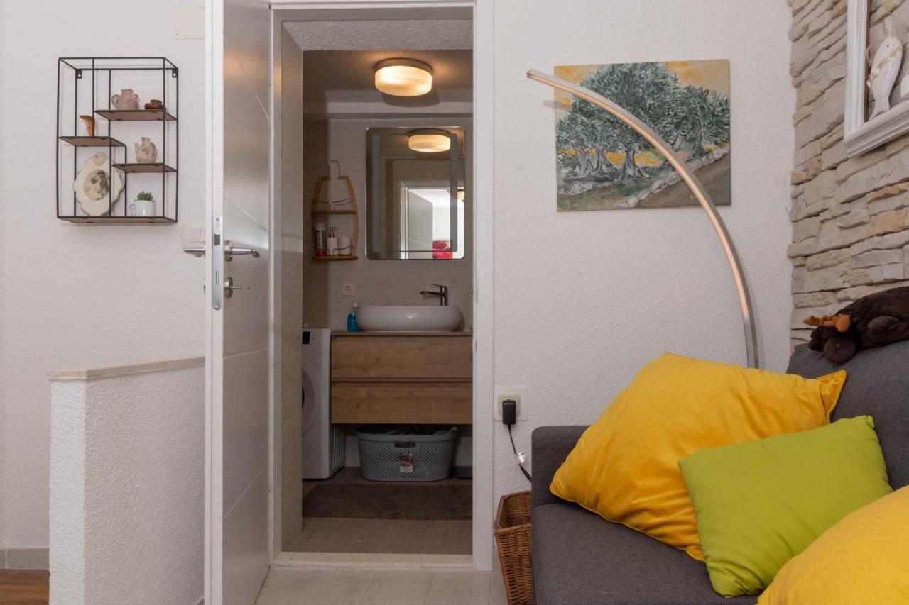 Plum Holiday Home Kaštel Stari Eksteriør bilde