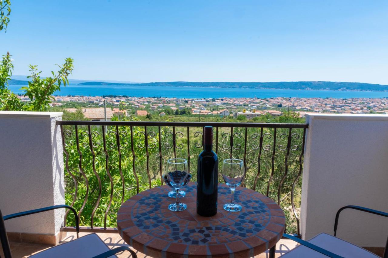 Plum Holiday Home Kaštel Stari Eksteriør bilde