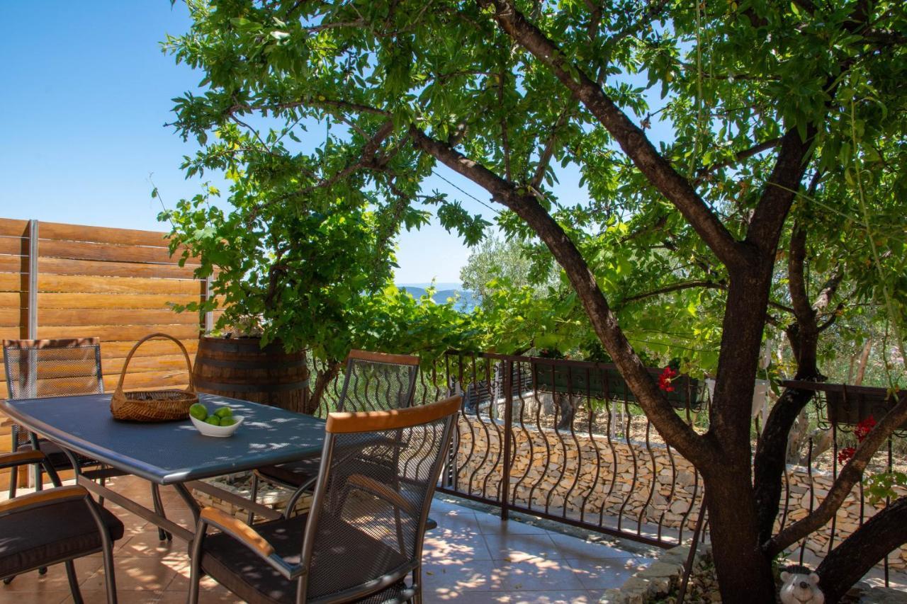 Plum Holiday Home Kaštel Stari Eksteriør bilde