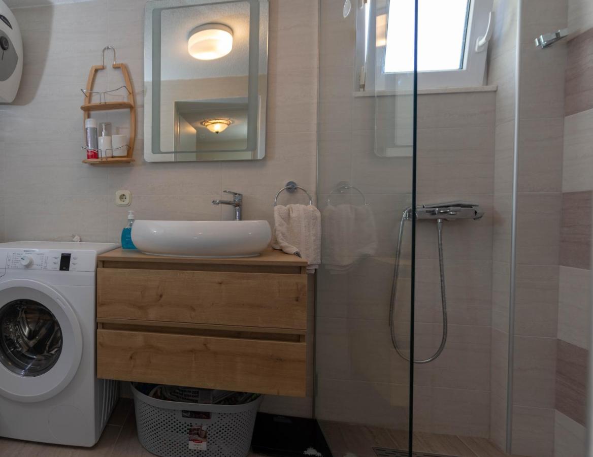 Plum Holiday Home Kaštel Stari Eksteriør bilde
